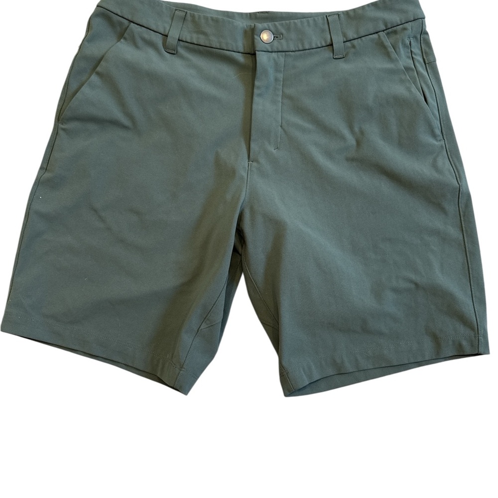 lululemon athletica Men's Olive Shorts Size 32